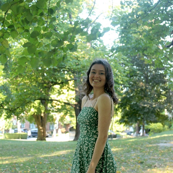 Meet your Posher, Lea - Picture 1 of 1